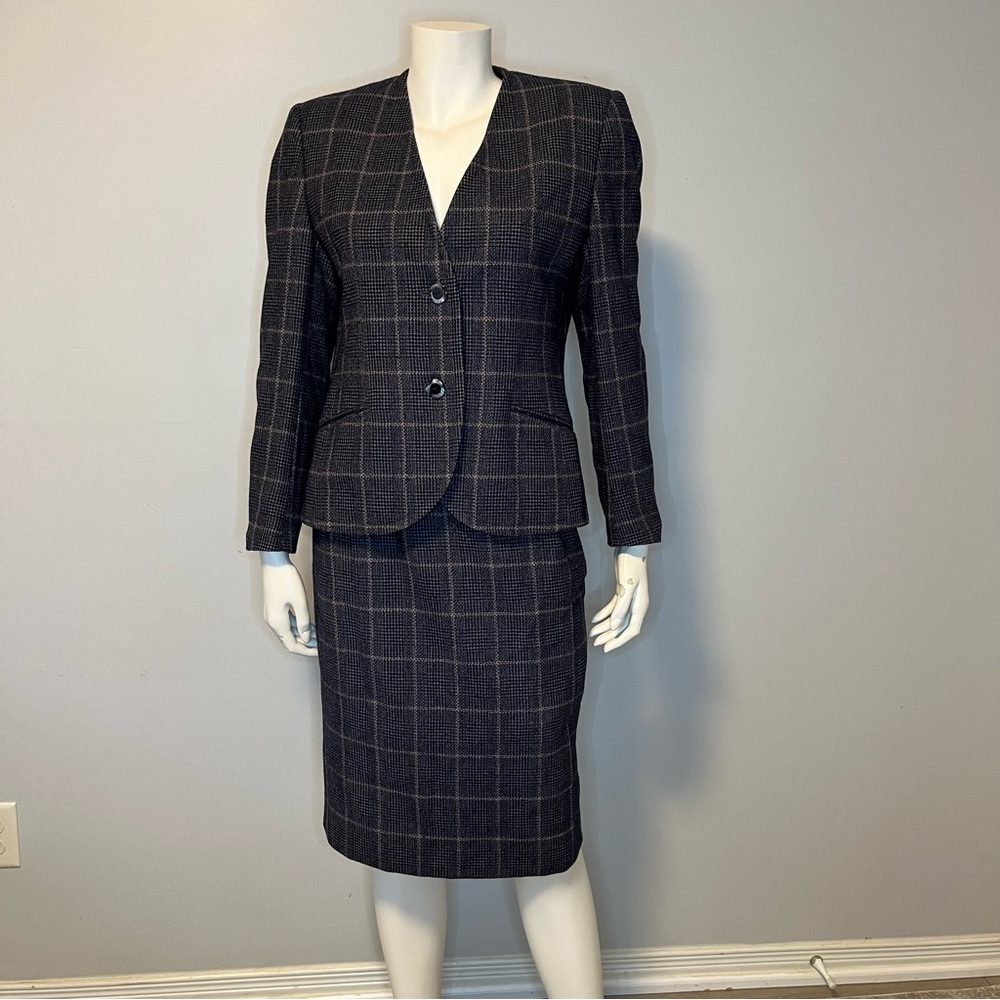 Aquascutum London 100% Virgin Wool Plaid Slim Blazer and Skirt Set Size 8